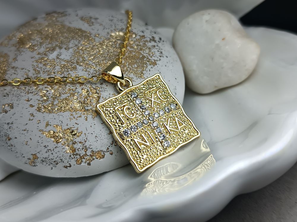 Χρυσό Τετράγωνο Μενταγιόν IC XC NI KA με Κρύσταλλα από Ατσάλι – Βυζαντινό Στυλ (ΚΩΔ:8070) Χρυσό Τετράγωνο Μενταγιόν IC XC NI KA με Κρύσταλλα από Ατσάλι – Βυζαντινό Στυλ (ΚΩΔ:8070)