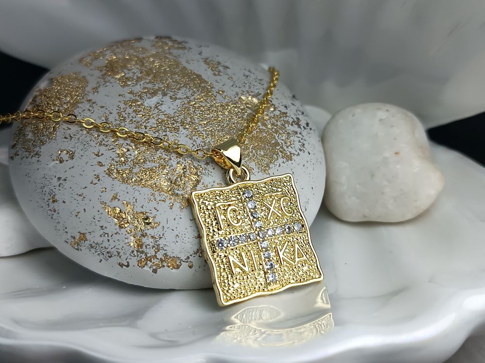 Χρυσό Τετράγωνο Μενταγιόν IC XC NI KA με Κρύσταλλα από Ατσάλι – Βυζαντινό Στυλ (ΚΩΔ:8070) Χρυσό Τετράγωνο Μενταγιόν IC XC NI KA με Κρύσταλλα από Ατσάλι – Βυζαντινό Στυλ (ΚΩΔ:8070)