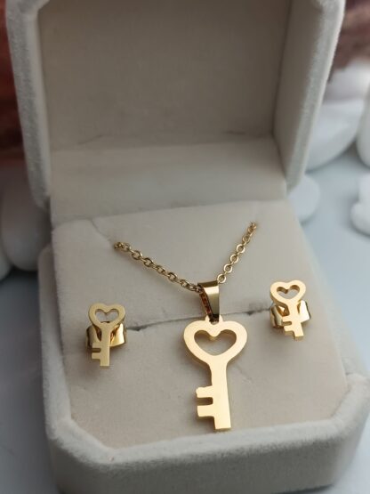 Key Necklace with Earrings (CODE:9651)