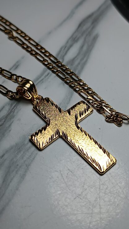 Cross made of steel with a polished and shiny finish (CODE: 052521)