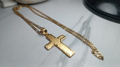 Cross made of steel with a polished and shiny finish (CODE: 052521)