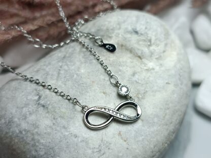 Silver, 925 platinum-plated infinity necklace, decorated with white zircons (CODE:05258)