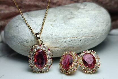 Rosette steel necklace with red stone together with earrings (CODE:027451)