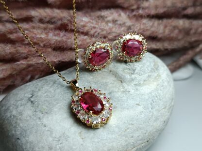 Rosette steel necklace with red stone together with earrings (CODE:027451)