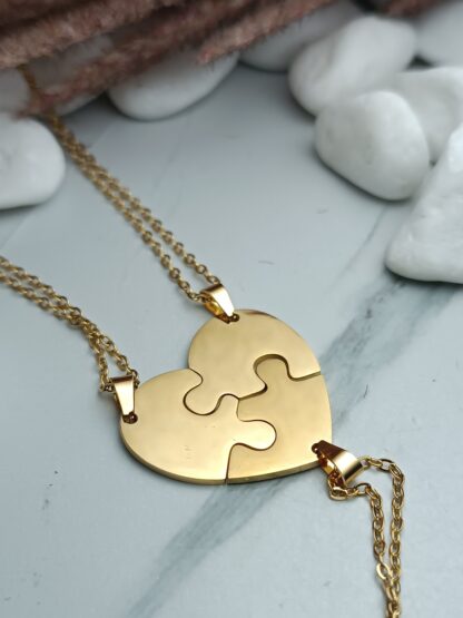 Necklace set with heart design divided into 3 pieces (CODE: 82456)