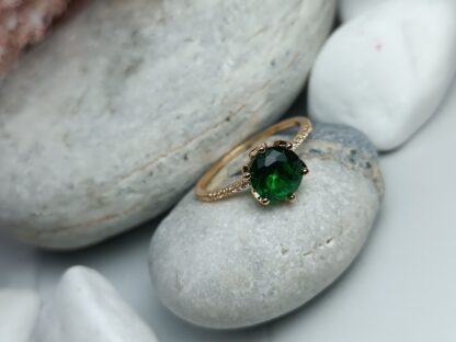 STEEL STONE WITH GREEN ZIRCON STONE, (CODE: 0909