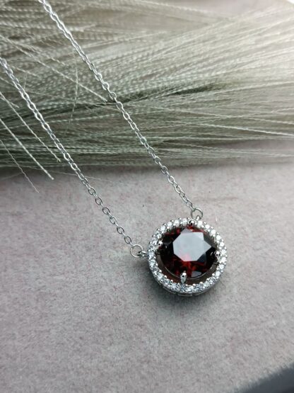 Rosette necklace with zircons (CODE:0404)