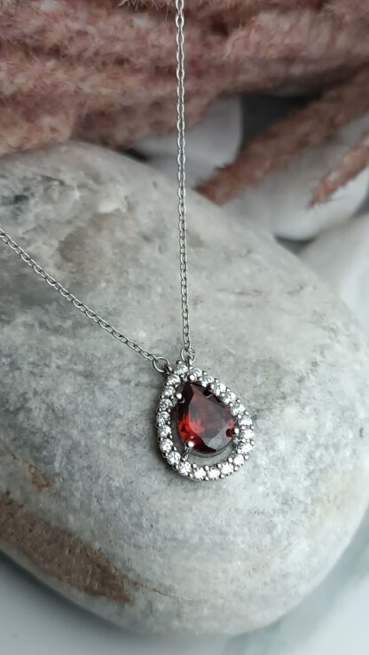 Stainless steel teardrop necklace with zircon stones (CODE: 0606)