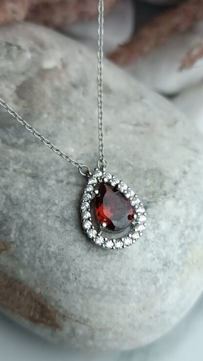 Stainless steel teardrop necklace with zircon stones (CODE: 0606)