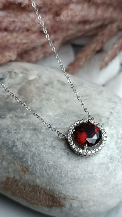 Steel necklace, rosette with zircon (CODE: 0404)