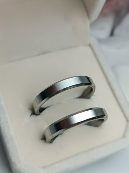 Pair of classic wedding rings made of polished steel 4 mm (CODE: 22201)