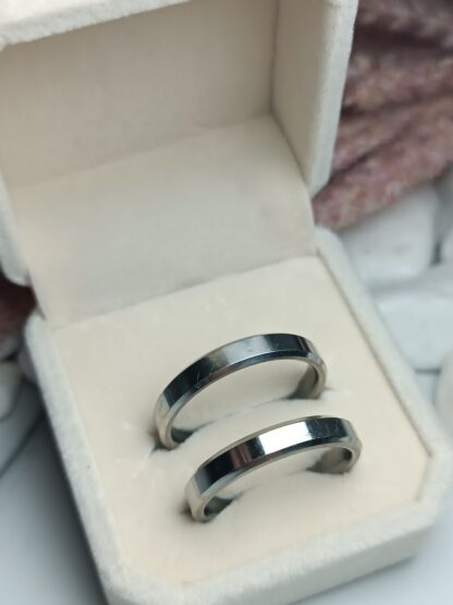 Pair of classic wedding rings made of polished steel 4 mm (CODE: 22201)