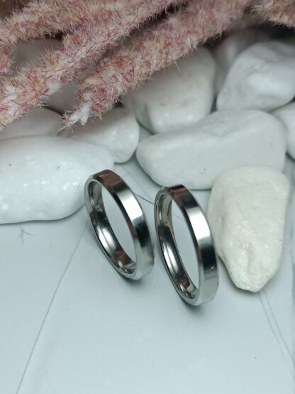 Pair of classic wedding rings made of polished steel 4 mm (CODE: 22201)