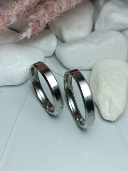 Pair of classic polished wedding rings (CODE:22201)