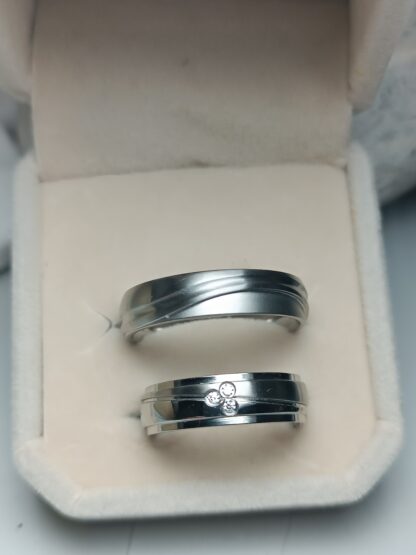 Pair of wedding rings with matte finish (CODE: 85201)