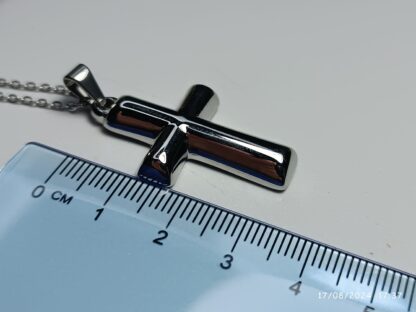 Stainless steel cross with shiny surface and chain (CODE: 2521)