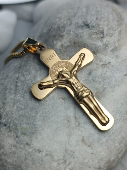 Embossed cross with chain (CODE: 04401)