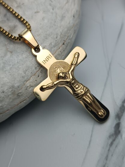 Embossed cross with chain (CODE: 04401)