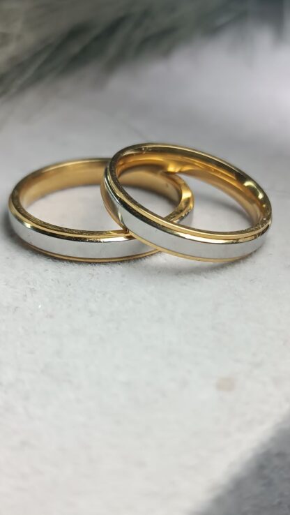 Pair of two-tone mirror wedding rings (CODE:5511)