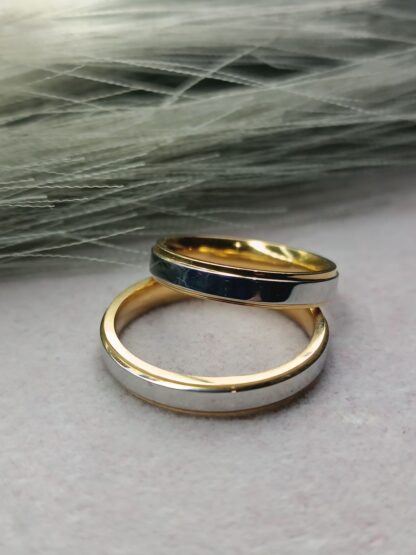 Pair of two-tone mirror wedding rings (CODE:5511)