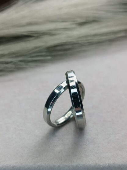 Pair of classic polished wedding rings (CODE:22201)