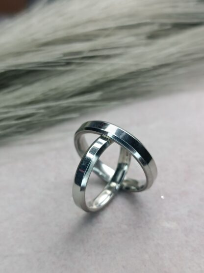 Pair of classic polished wedding rings (CODE:22201)