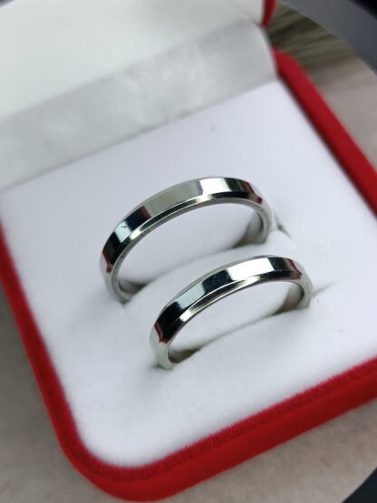 Pair of classic polished wedding rings (CODE:22201)