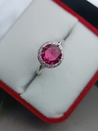 Single stone, fuchsia stone steel (CODE:22008)