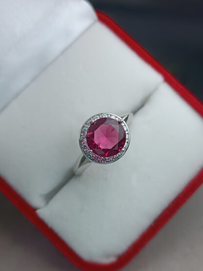 Single stone, fuchsia stone steel (CODE:22008)