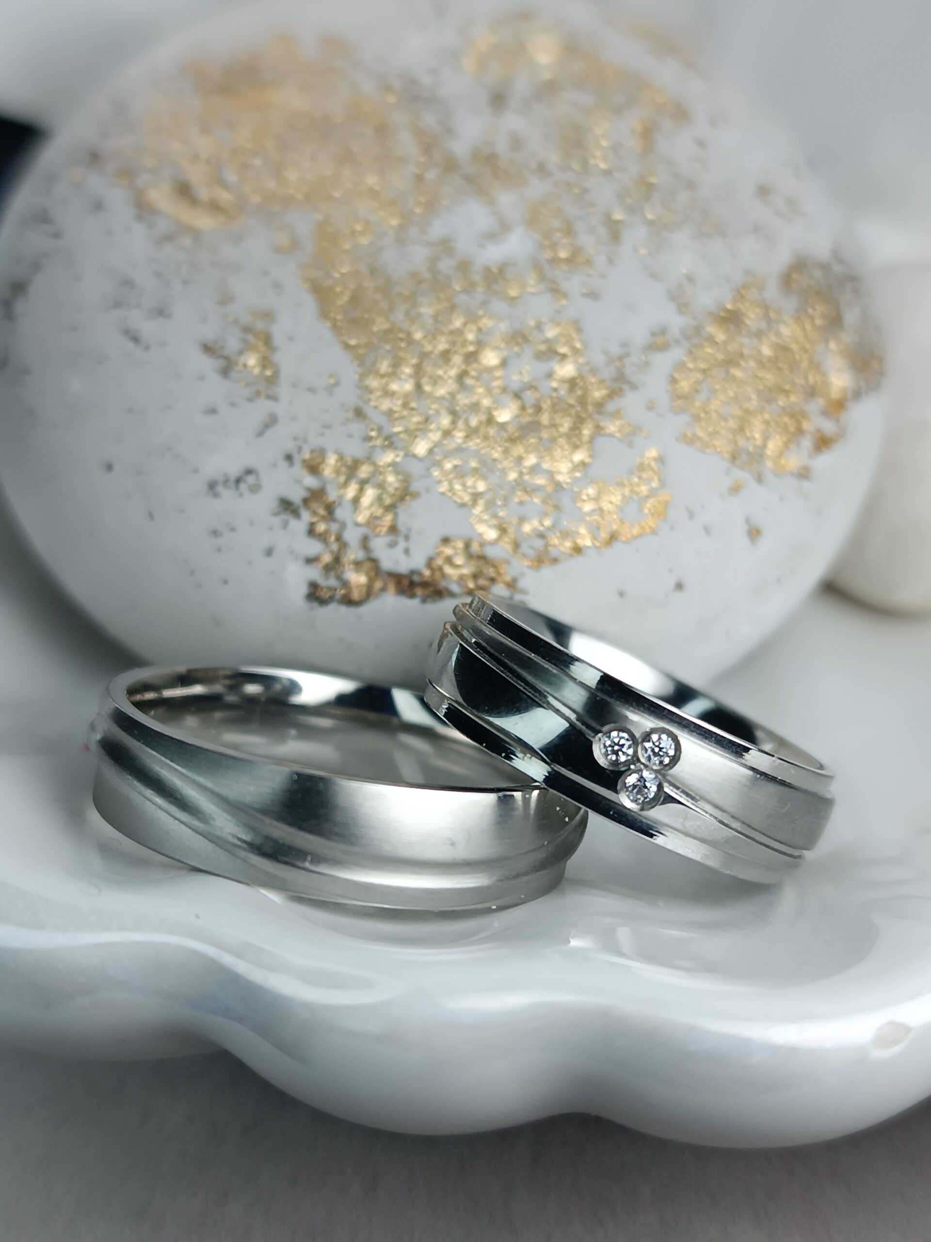 Ατσάλινες Βέρες με Μοντέρνο Σχέδιο – Kosmimatomania.gr (ΚΩΔ:85201) Ατσάλινες Βέρες με Μοντέρνο Σχέδιο – Kosmimatomania.gr (ΚΩΔ:85201)