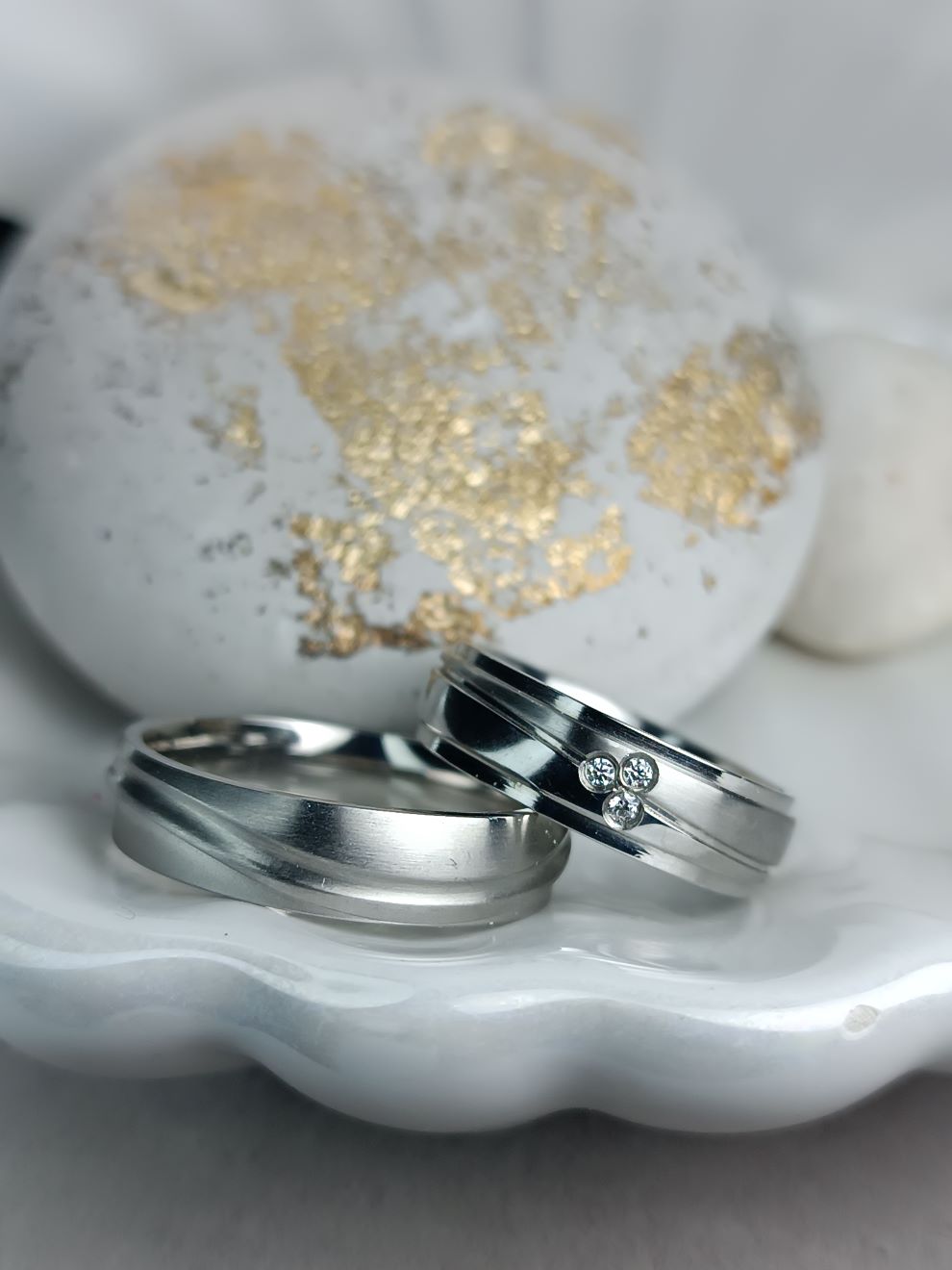 Ατσάλινες Βέρες με Μοντέρνο Σχέδιο – Kosmimatomania.gr (ΚΩΔ:85201) Ατσάλινες Βέρες με Μοντέρνο Σχέδιο – Kosmimatomania.gr (ΚΩΔ:85201)