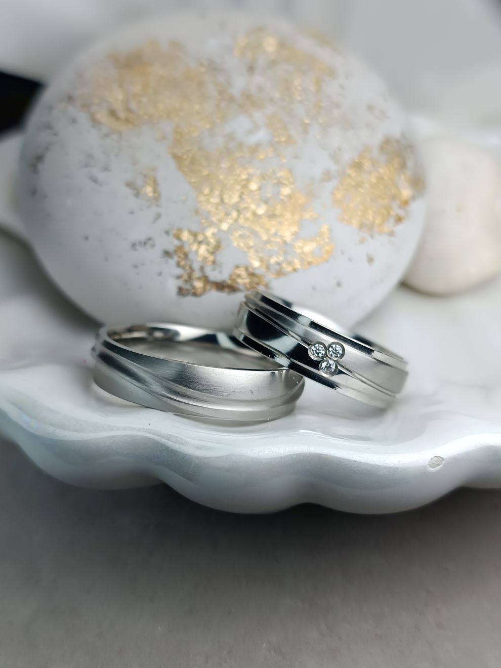 Ατσάλινες Βέρες με Μοντέρνο Σχέδιο – Kosmimatomania.gr (ΚΩΔ:85201) Ατσάλινες Βέρες με Μοντέρνο Σχέδιο – Kosmimatomania.gr (ΚΩΔ:85201)