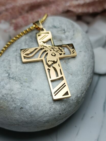 Steel cross with chain in gold color (CODE: 005100)