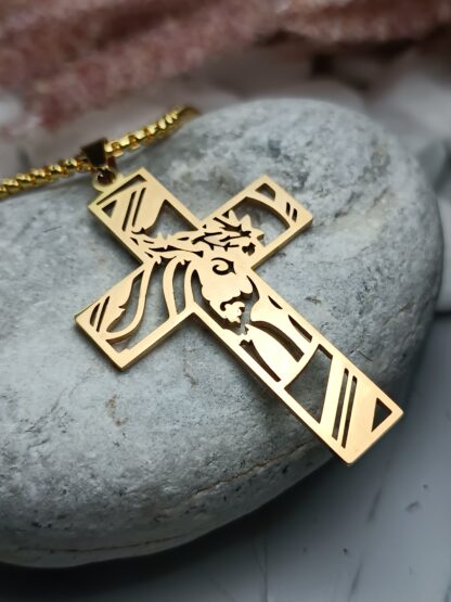 Steel cross with chain in gold color (CODE: 005100)