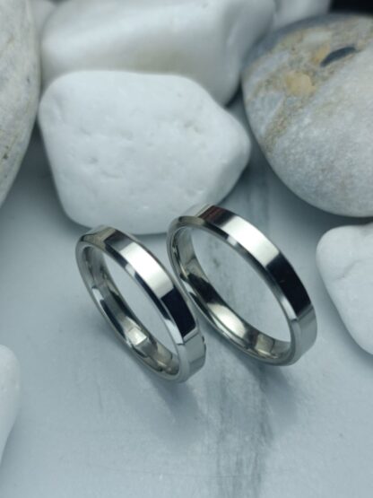 Pair of classic wedding rings made of polished steel 4 mm (CODE: 22201)