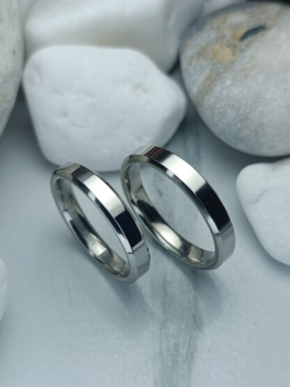 Pair of classic wedding rings made of polished steel 4 mm (CODE: 22201)