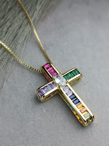 Colorful zircon cross (CODE:0013)