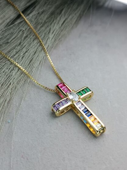 Colorful zircon cross (CODE:0013)