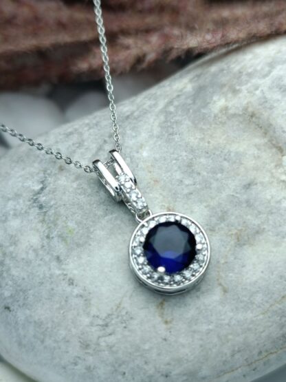 Necklace with blue crystal (CODE:083)