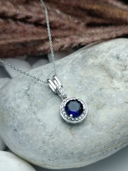 Necklace with blue crystal (CODE:083)