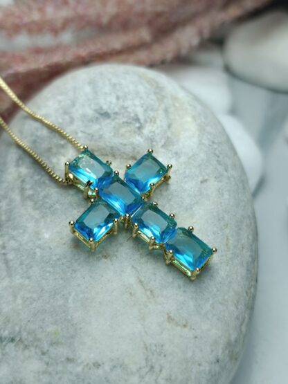 Women's cross with blue zircons with chain (CODE: 0012)