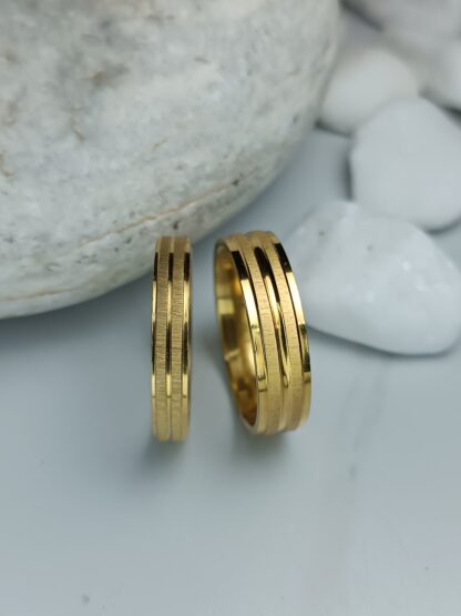 Pair of glossy wedding rings, matte finish (CODE: 8022)