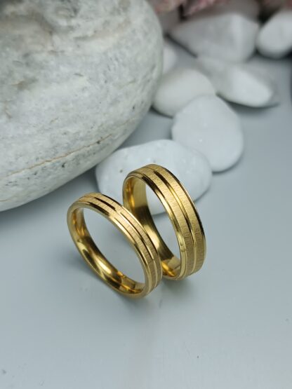 Pair of glossy wedding rings, matte finish (CODE: 8022)