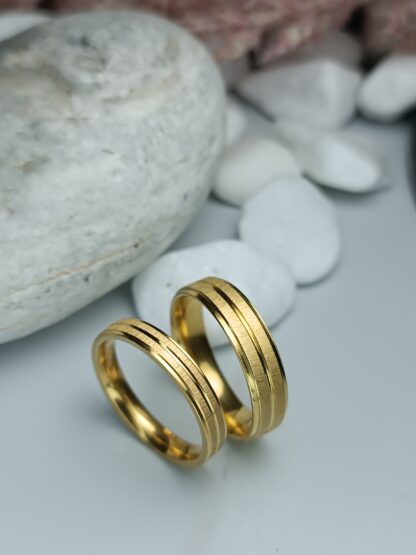 Pair of glossy wedding rings, matte finish (CODE: 8022)