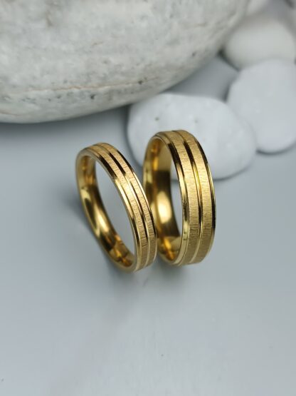 Pair of glossy wedding rings, matte finish (CODE: 8022)