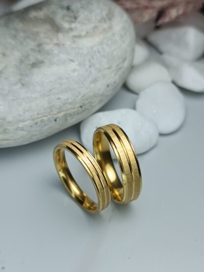 Pair of glossy wedding rings, matte finish (CODE: 8022)