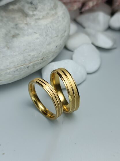 Pair of glossy wedding rings, matte finish (CODE: 8022)