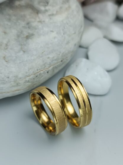 Pair of glossy wedding rings, matte finish (CODE: 8023)