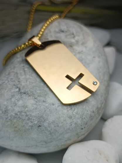 Cross plaque in yellow gold (CODE: 8043)