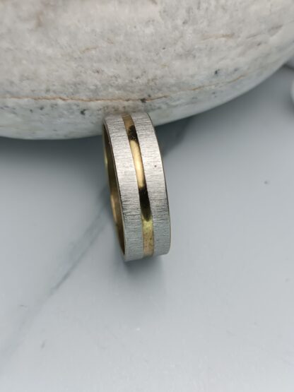 Ring with charm, polished details (CODE: 8047)